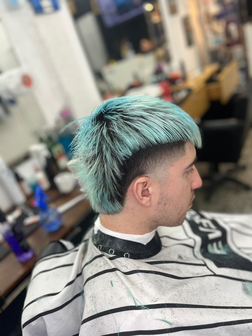 Mullet con color celeste